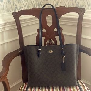 Coach Mollie Tote